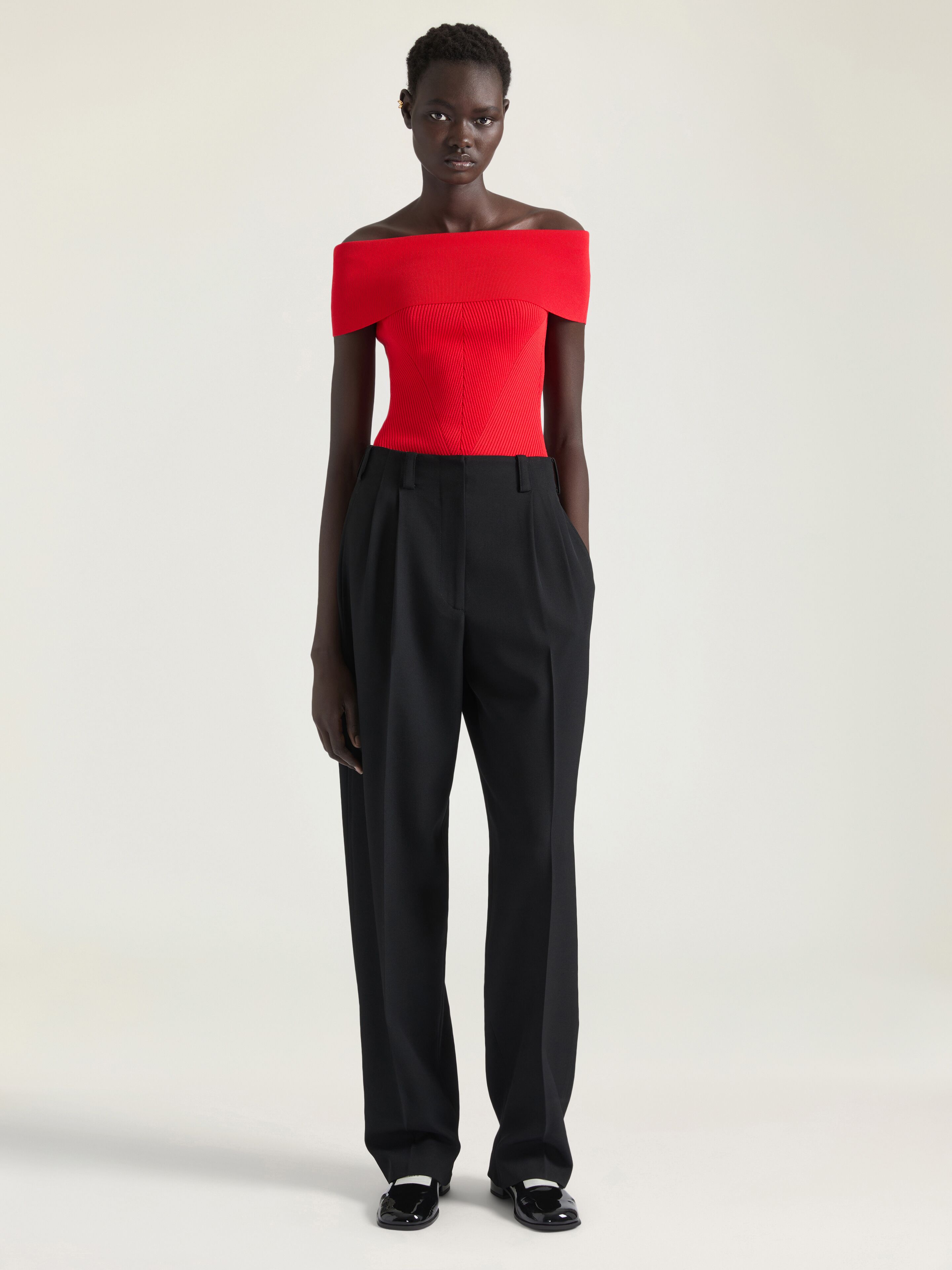 Slim fit off-the-shoulder top